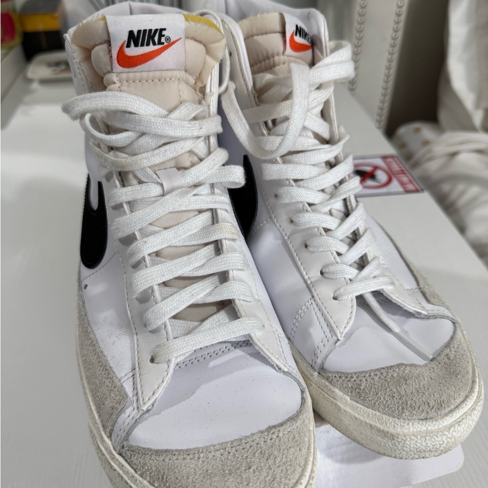 Nike White and Black BLAZERS | MENS | 10